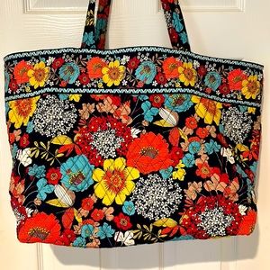 Vera Bradley large floral tote. Excellent used condition
